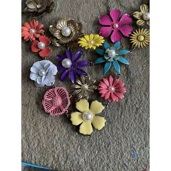 Vintage Necklace Bib 1960s 1950s Floral Pink Yellow Violet Enamel Chain NG - Picture 2 of 10